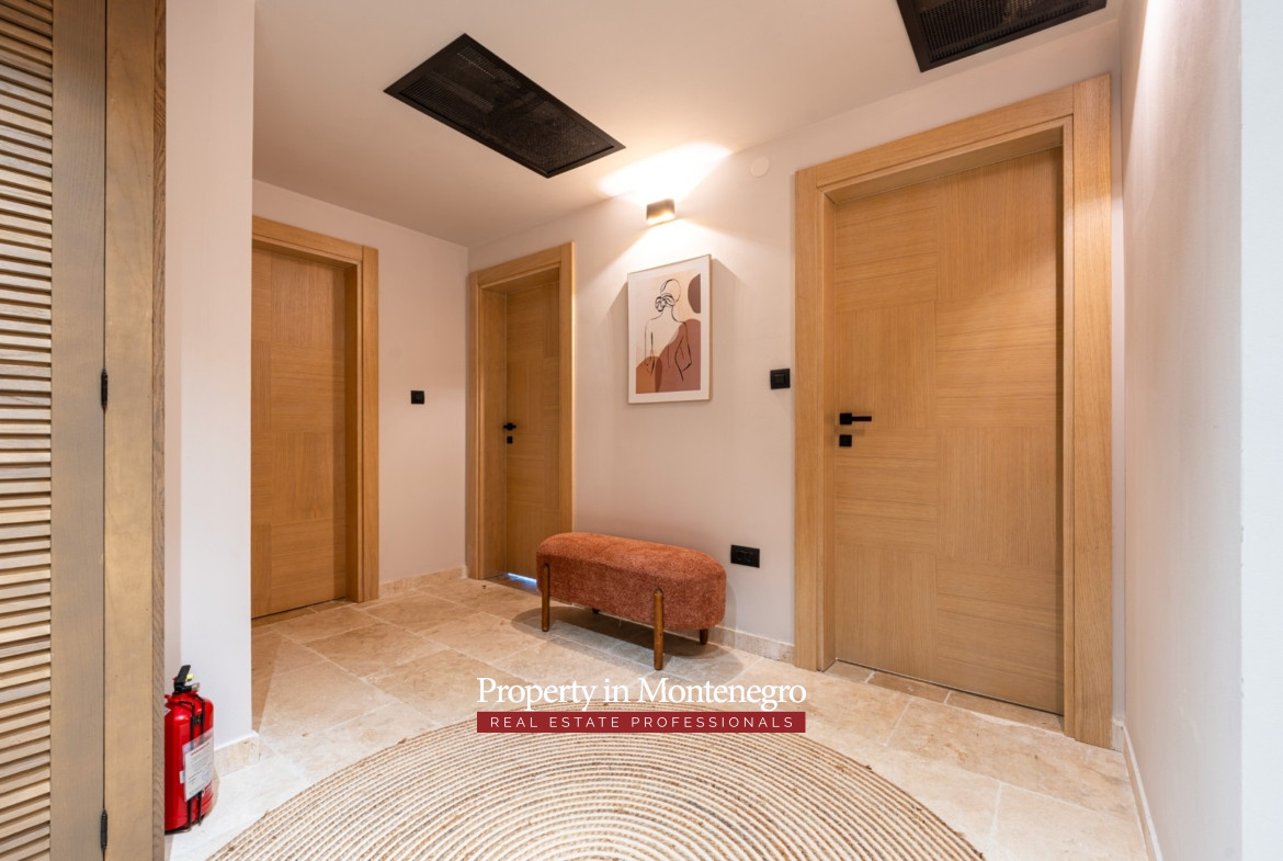 25 luxury renovated stone villa Drobni Pijesak