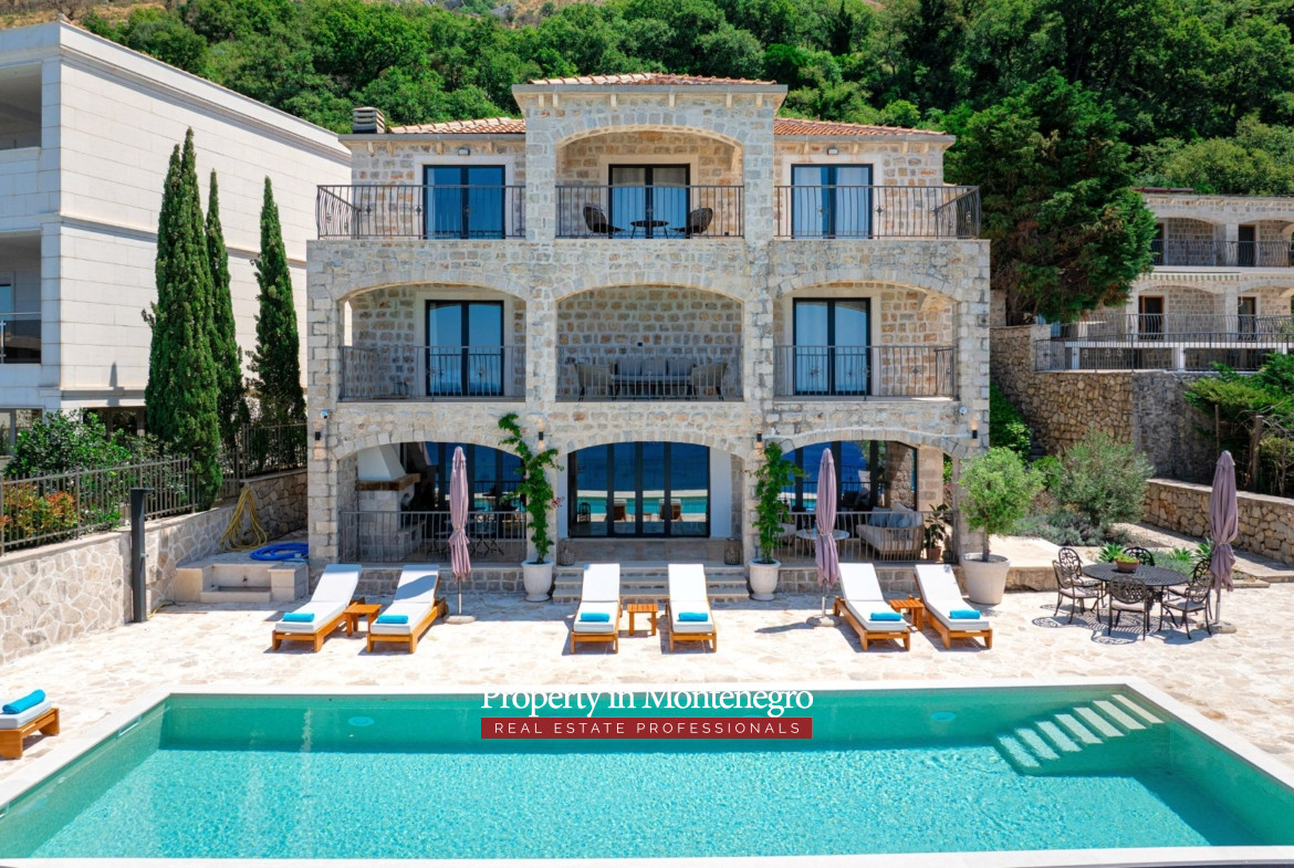 3 luxury renovated stone villa Drobni Pijesak