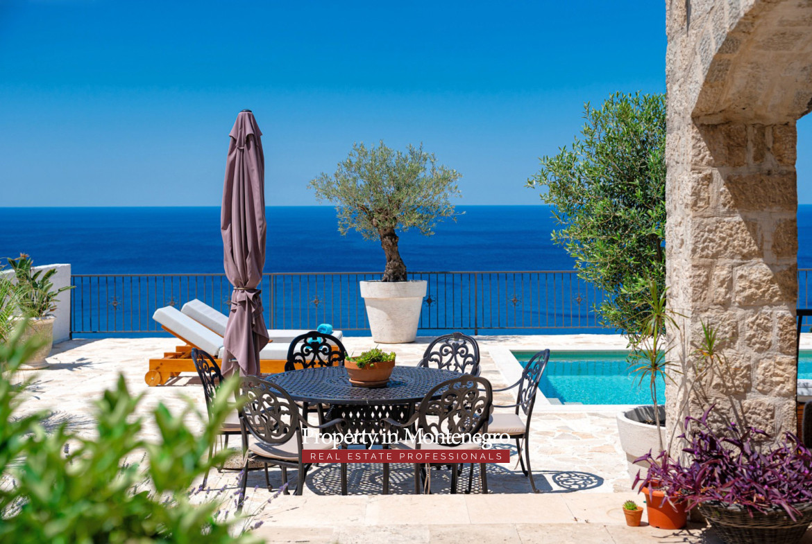 33 luxury renovated stone villa Drobni Pijesak
