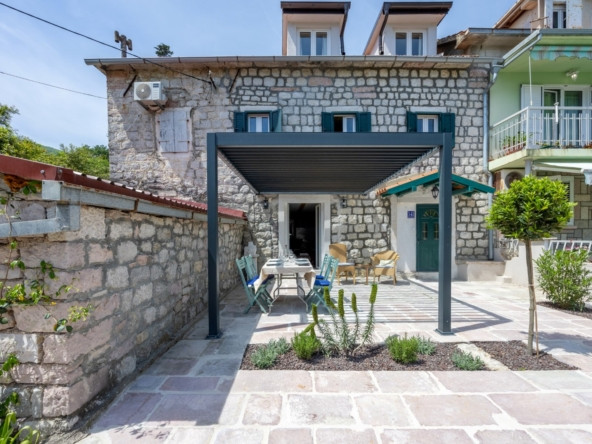 1 Kamenari stone villa