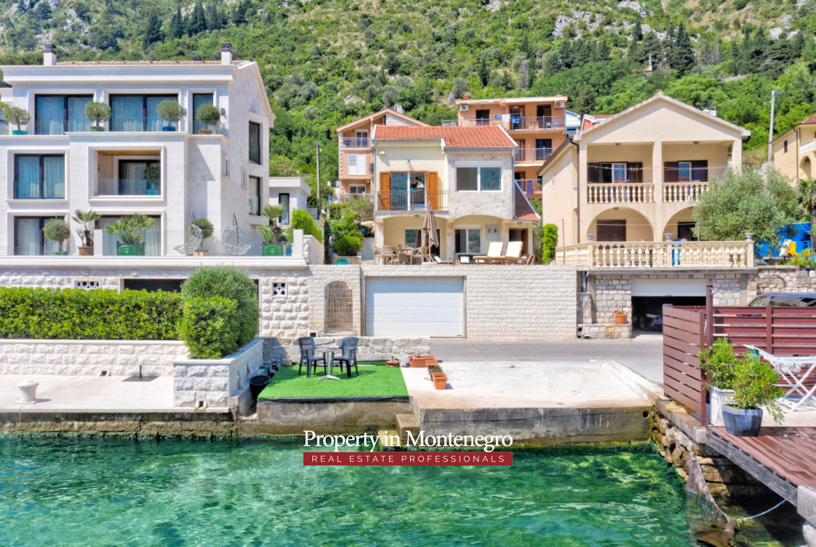 1 waterfront house Muo