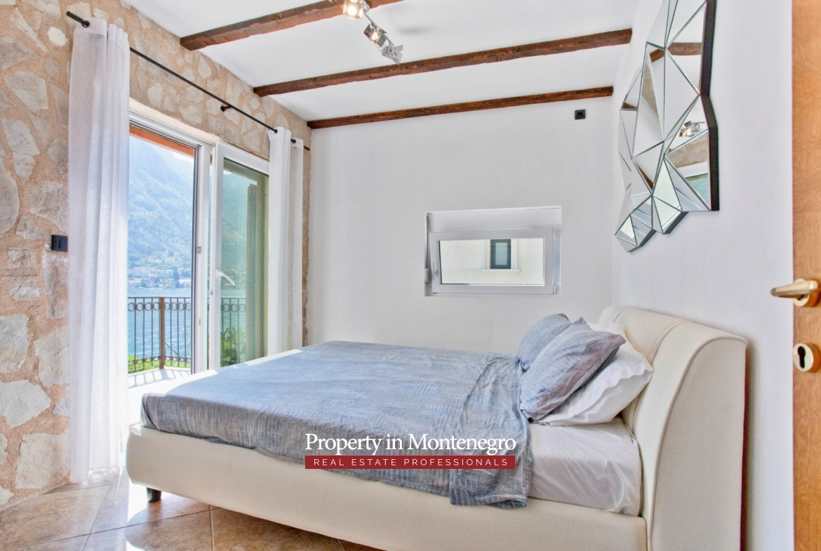 11 waterfront house Muo