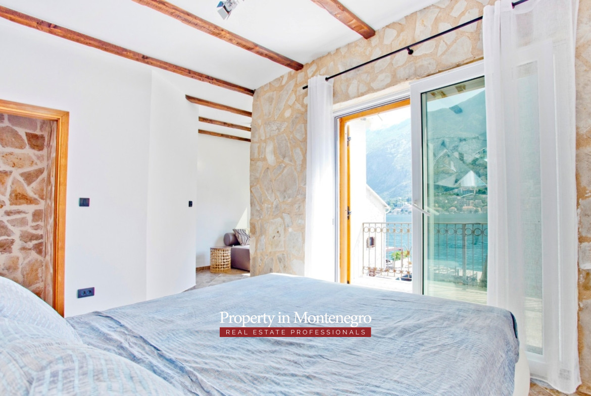 13 waterfront house Muo