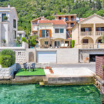 1A waterfront house Muo