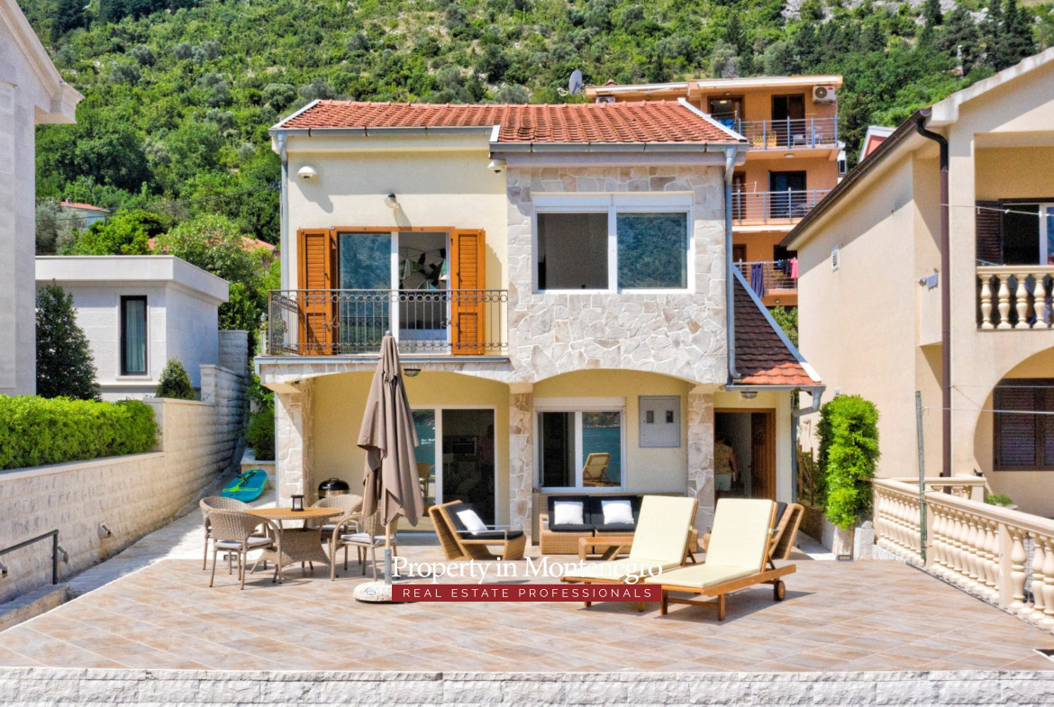 2 waterfront house Muo