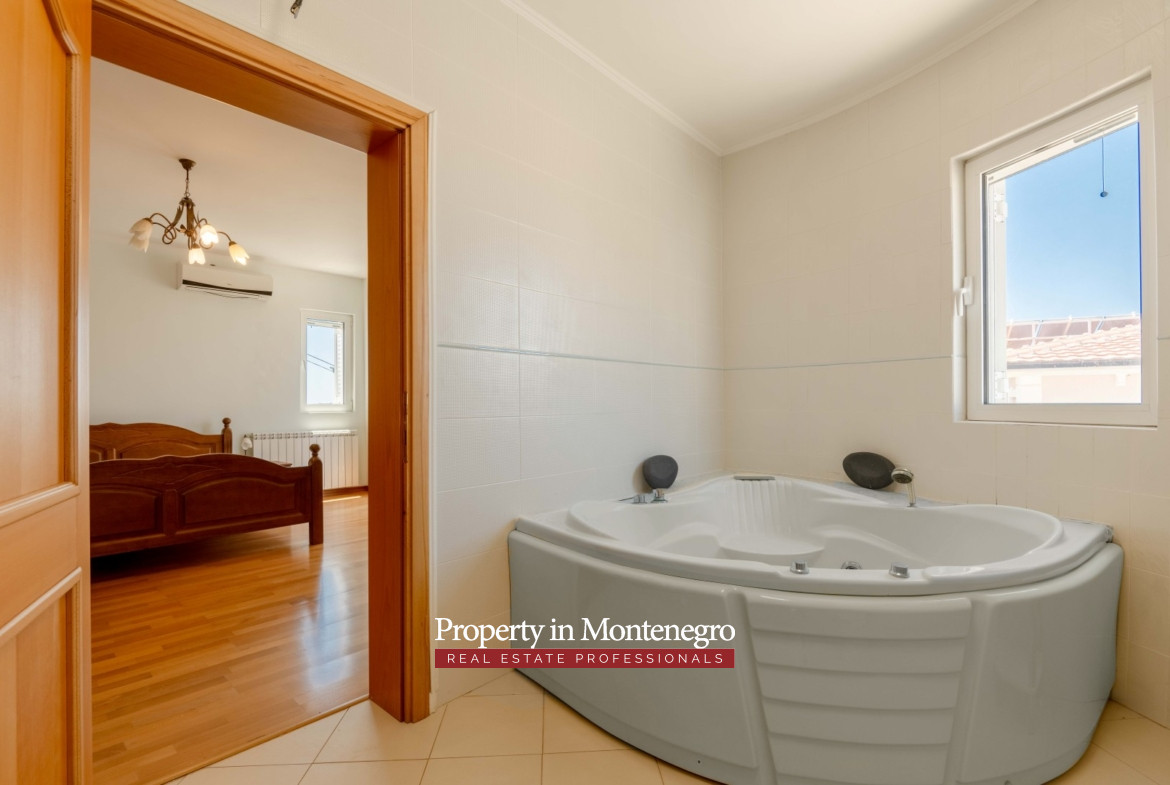20 villa near the sea, Dobre Vode, Bar