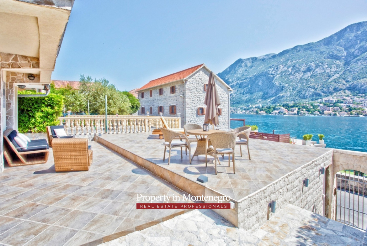 21 waterfront house Muo