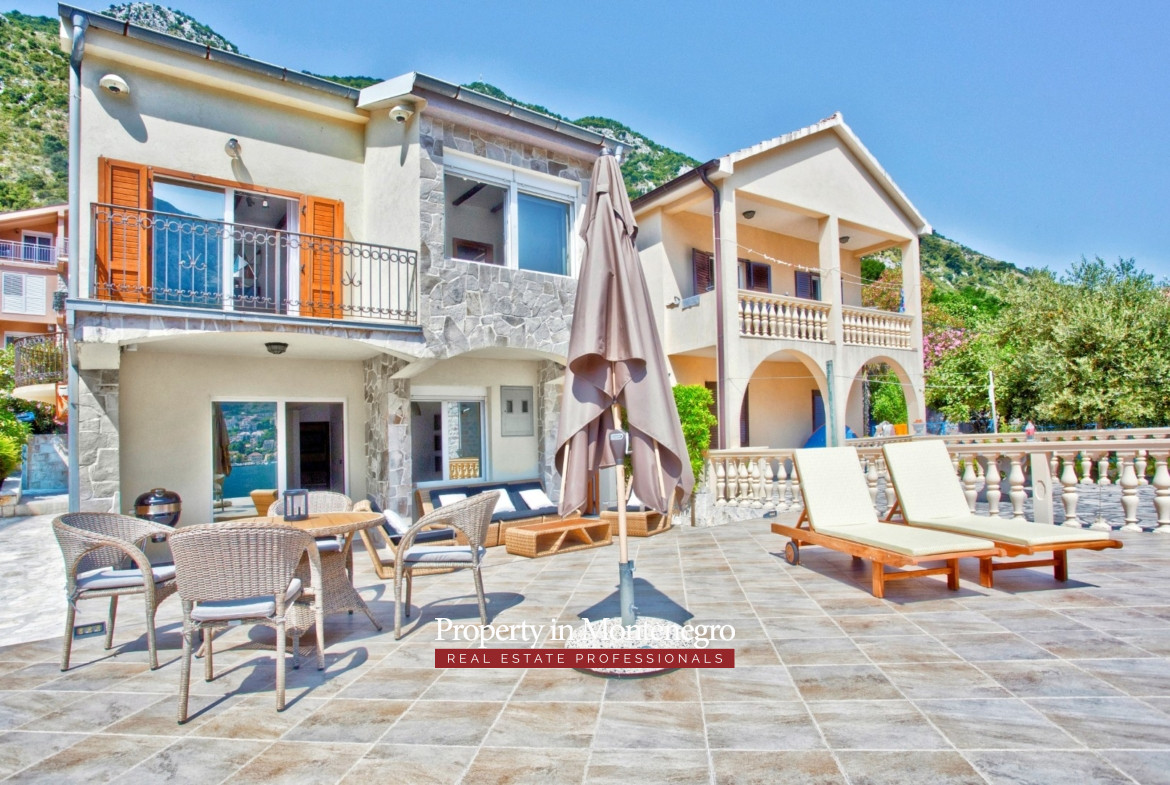 3 waterfront house Muo