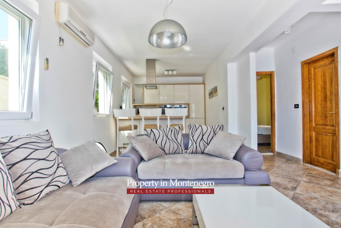 8 waterfront house Muo