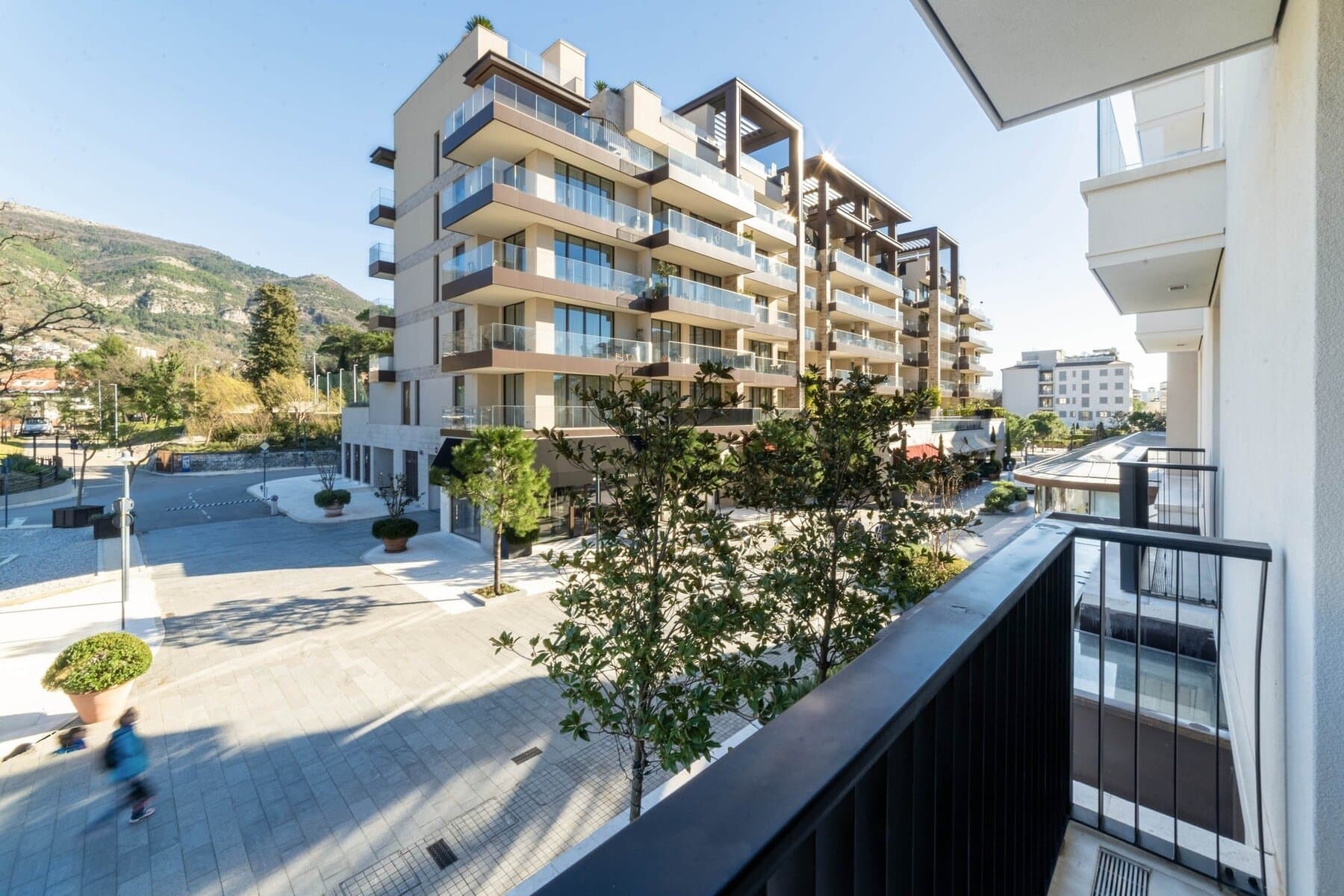 8 - Tivat, Porto Montenegro – exclusive studio apartment within Regent Pool Club Residence Baia-min-min