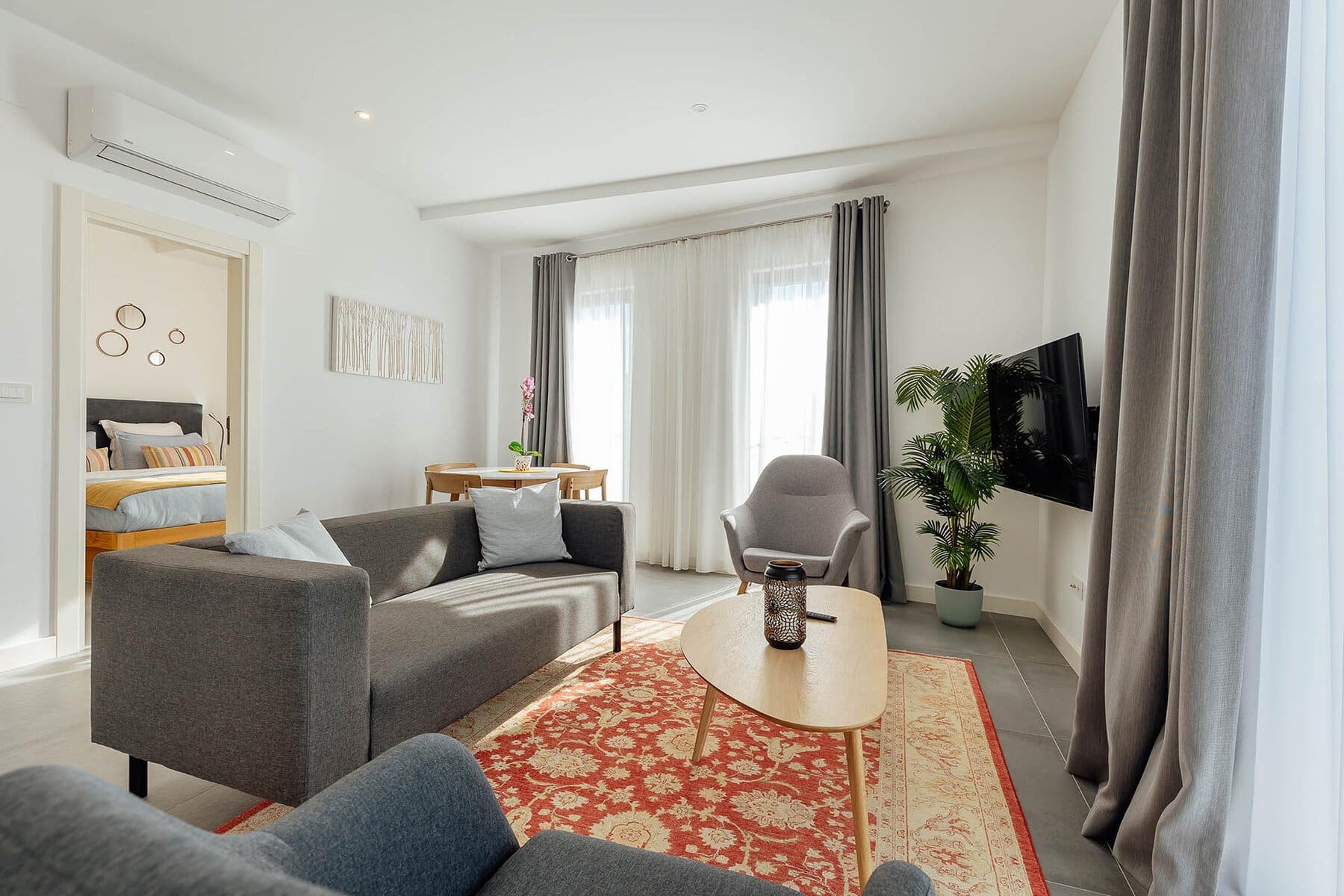 6 - luxury one bedroom apartment with a garage