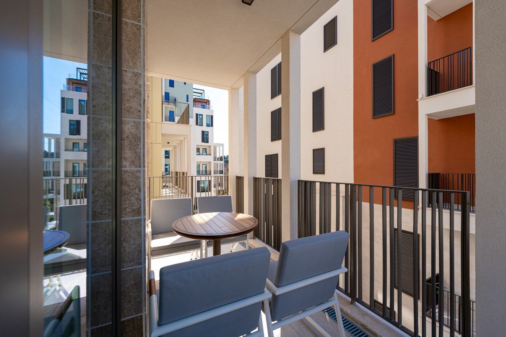 Luxury 2 bed apartment 13