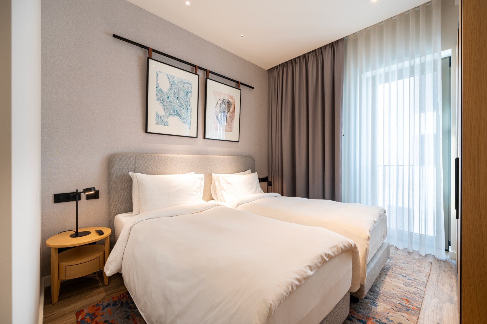 Luxury 2 bed apartment 17