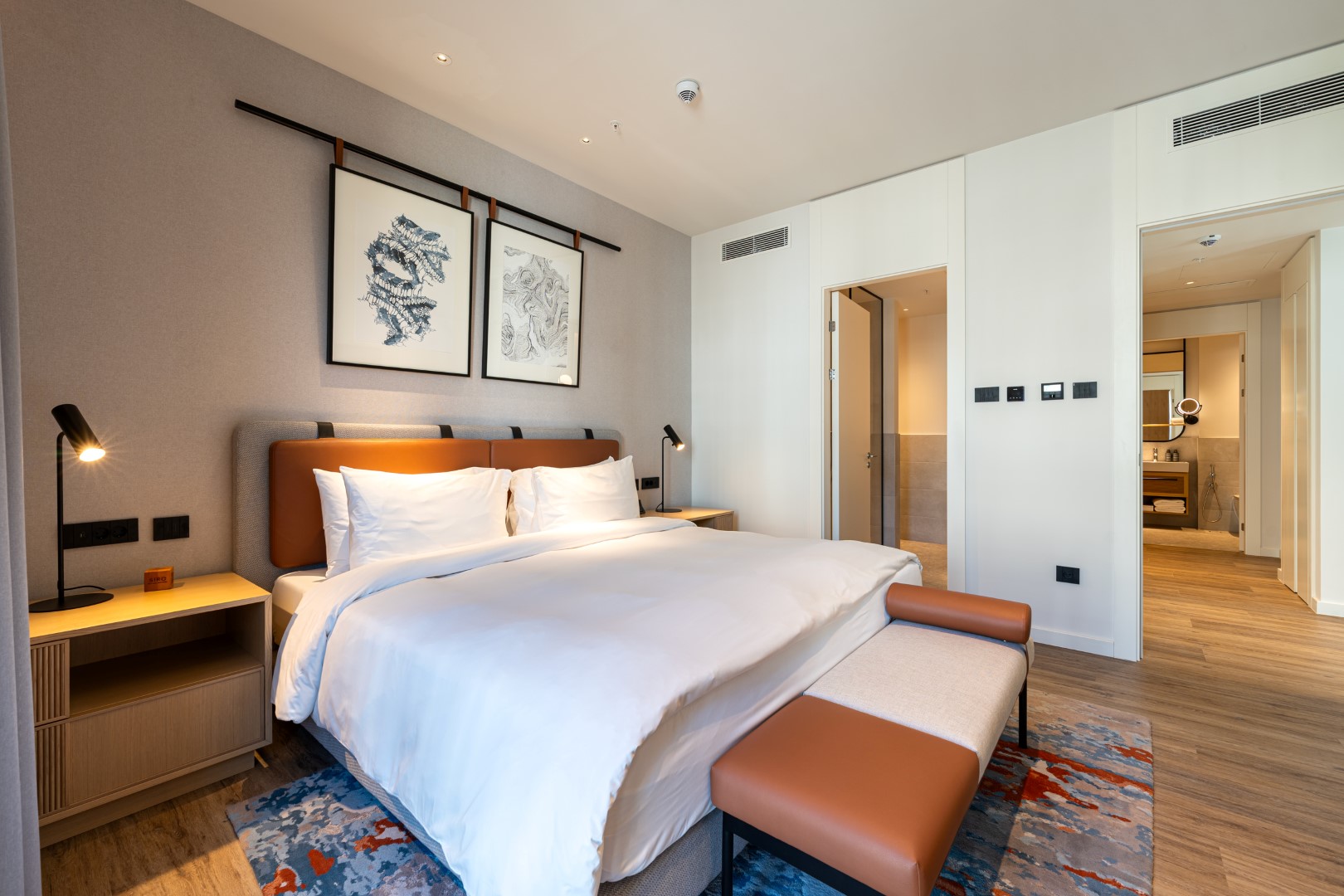 Luxury 2 bed apartment 22