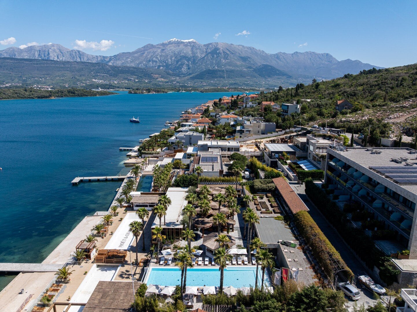 Luxury 2 bed apartment in Tivat 01