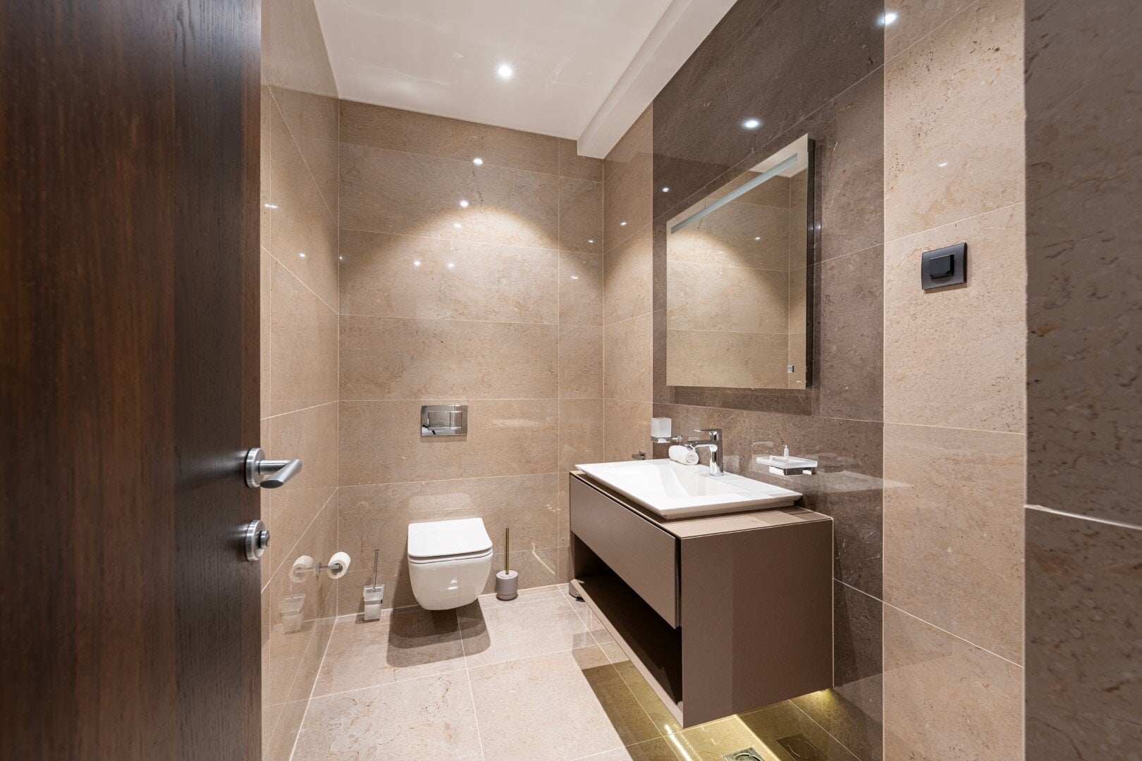 Luxury 2 bed apartment in Tivat 11