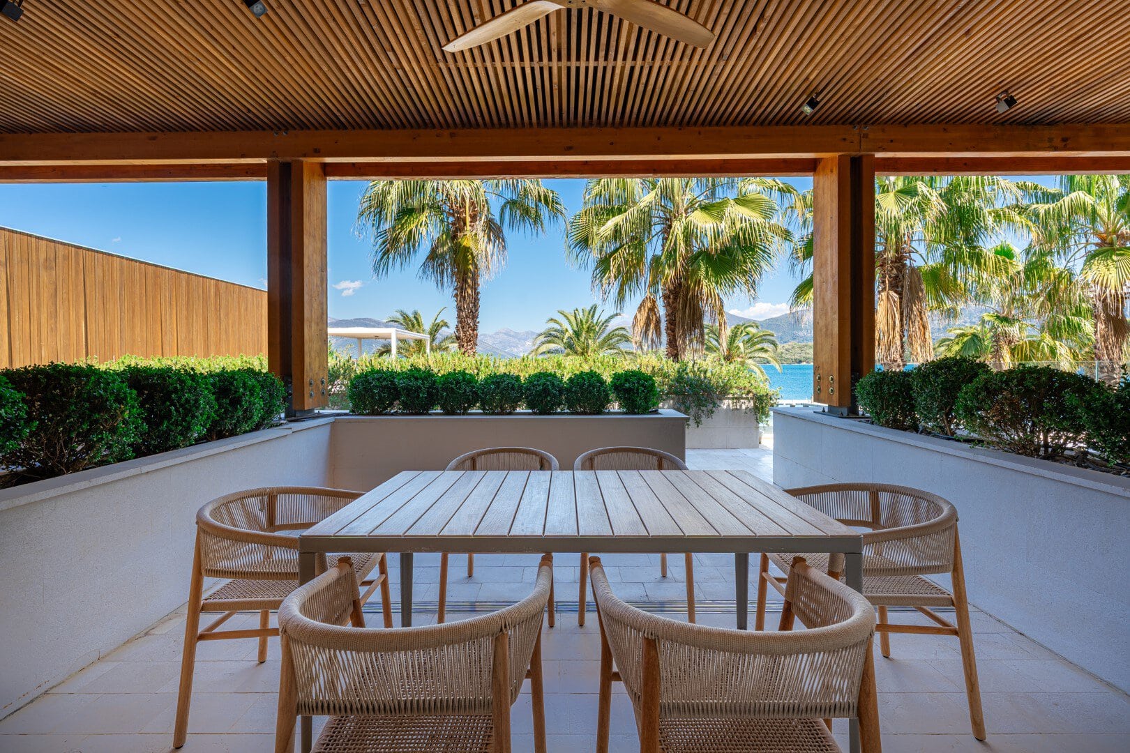 Luxury 2 bed apartment in Tivat 25