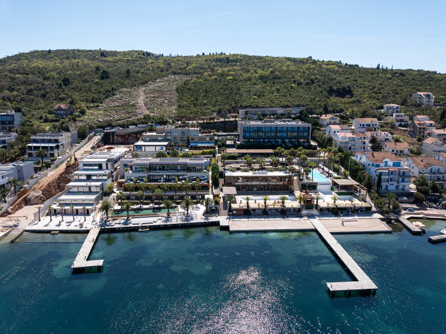 Luxury 2 bed apartment in Tivat 39