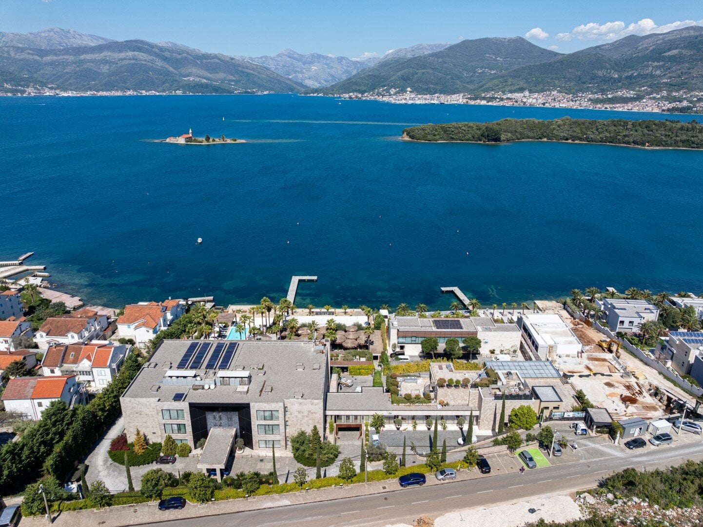 Luxury 2 bed apartment in Tivat 43
