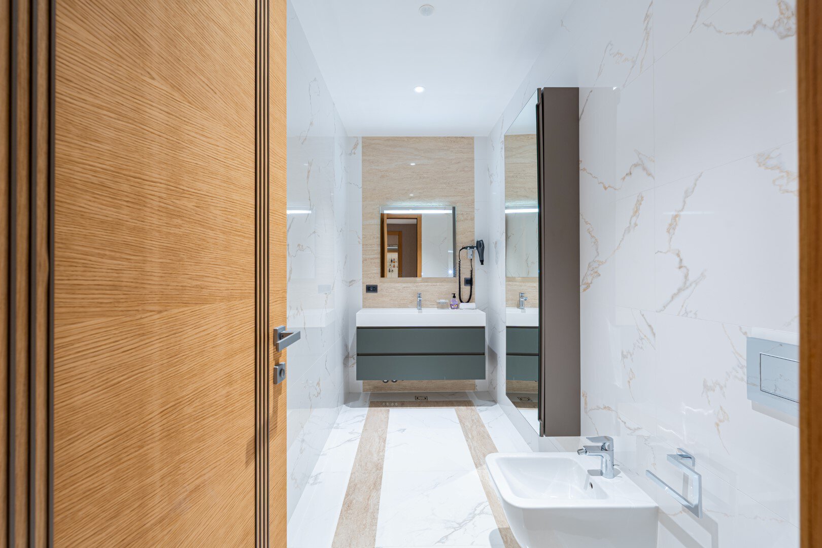 Luxury 5 bed apartment in Tivat 20