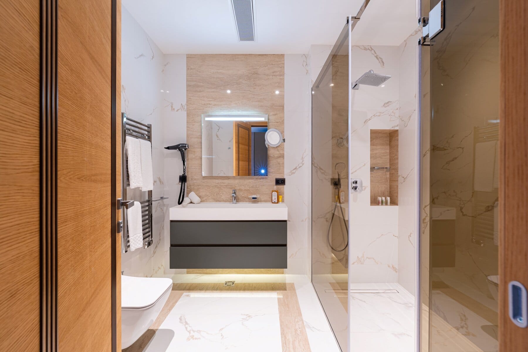 Luxury 5 bed apartment in Tivat 39