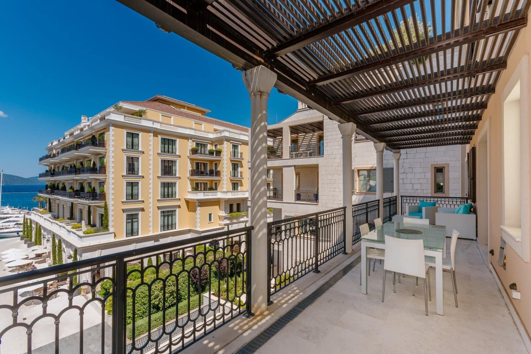 3 - Tivat, Porto Montenegro – four-bedroom apartment with open sea view, Tara building-min