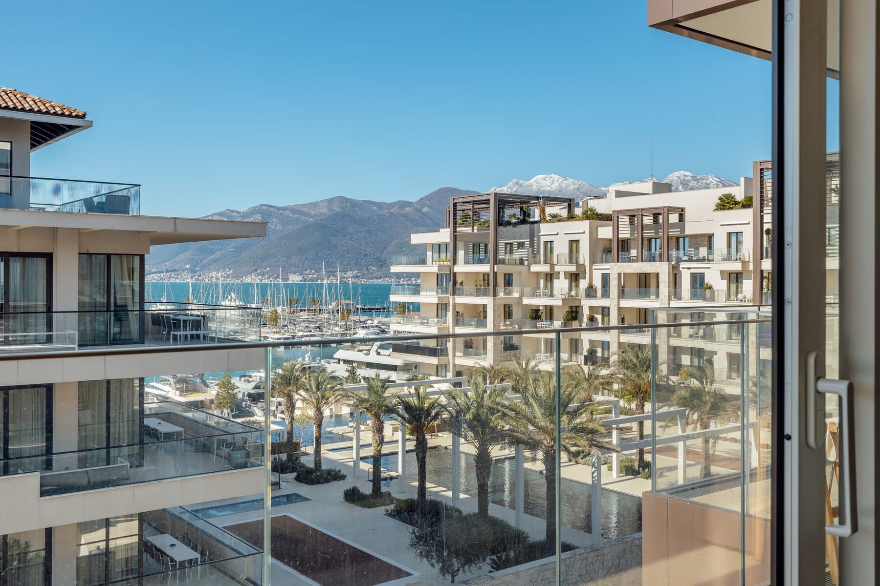 19 - Tivat, Porto Montenegro – contemporary two-bedroom apartment with sea view, Elena building